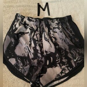 NIKE Shorts sz M
